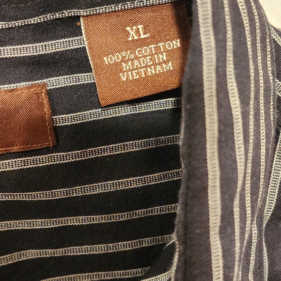 Perry Ellis Men's shirt/XL/ Black with Stripe/Pre-owned EXCELLENT CONDITION - Picture 10 of 13